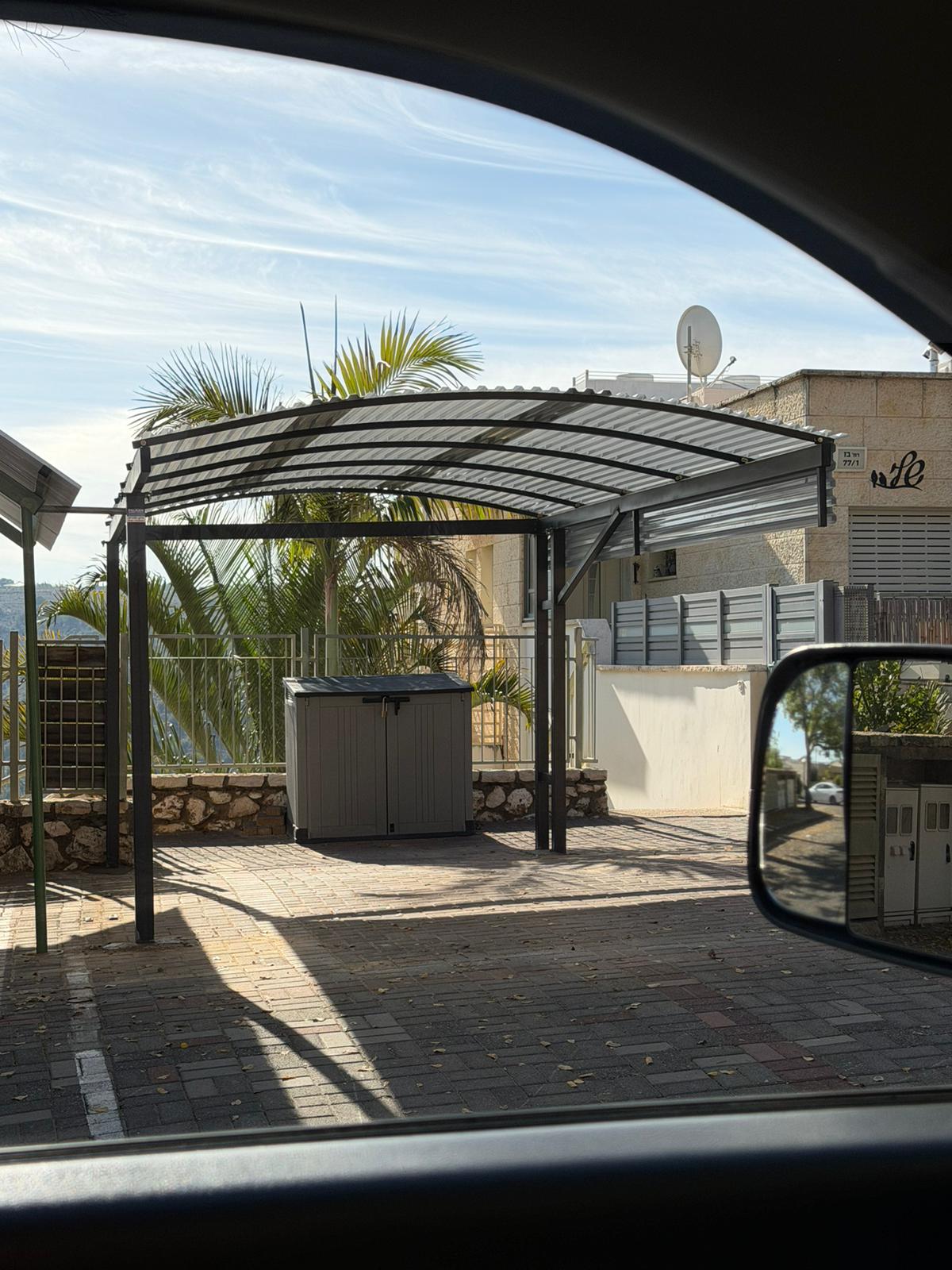 סוכך משולב מחסן